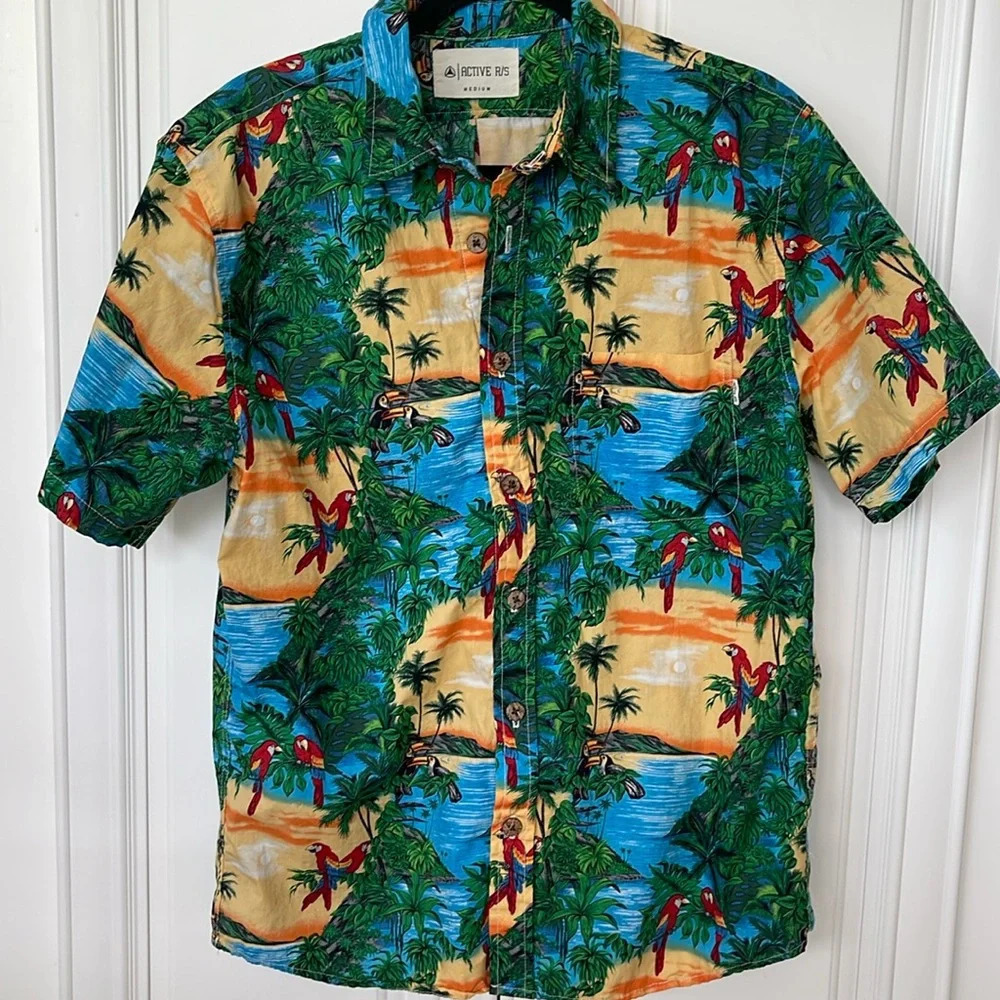 Active button down short sleeve casual tropical Hawaiian parrots palm trees sz M - Picture 2 of 11